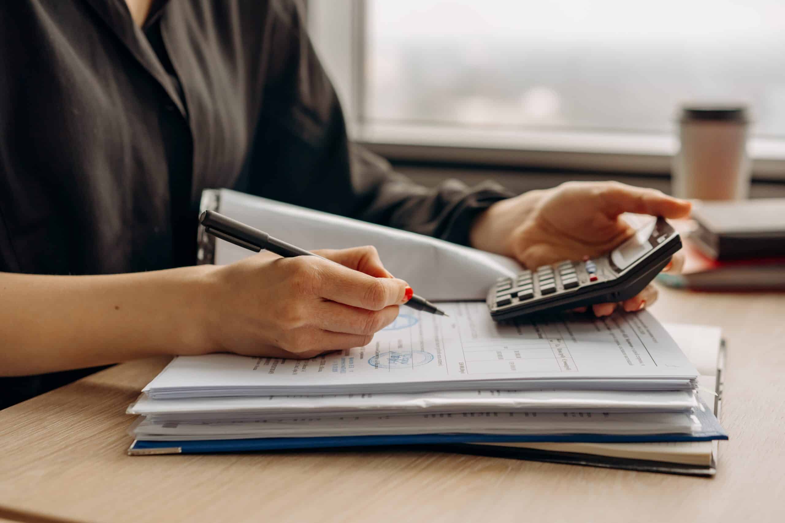 What’s the Tea with the Relationship Between Performance and Accounts Receivable/Payable?